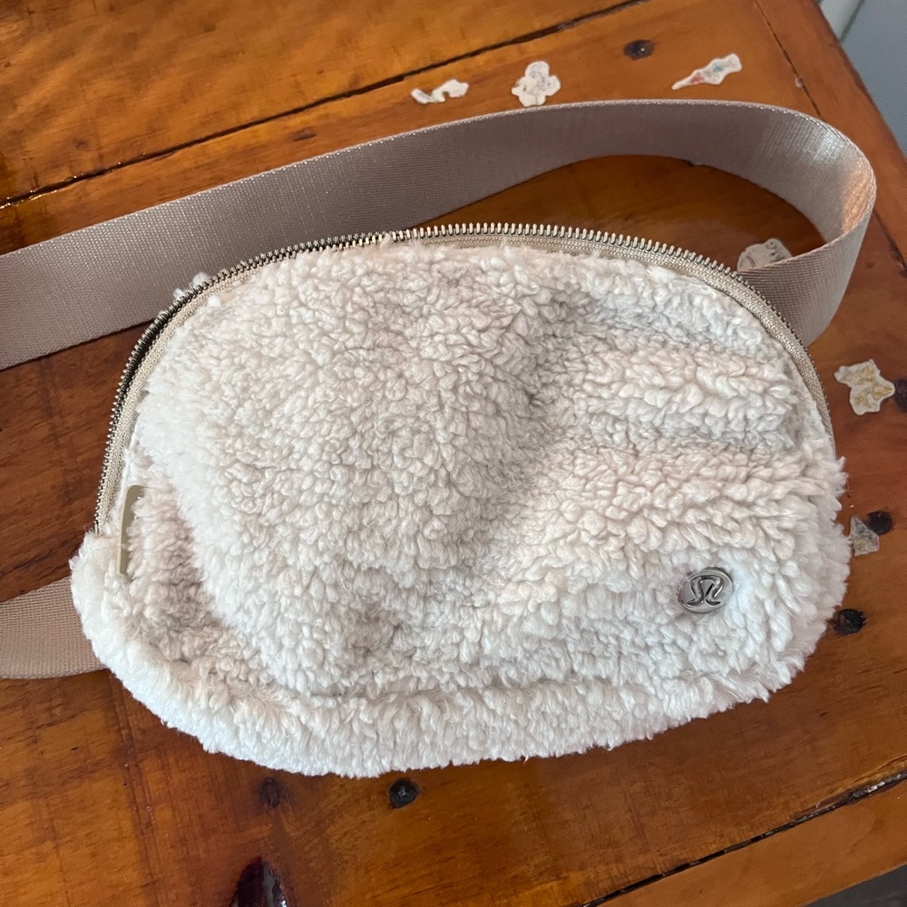 Lululemon fuzzy belt bag